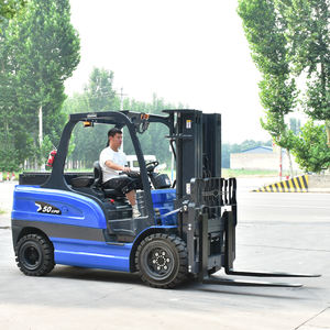 מלגזה חשמלית כחולה משומשת למכירה, קיבולת 5000 ק\"ג/5 טון, מנוע עוצמתי, צמיגים מלאים, מתאימה למטענים כבדים. - Product Image 3