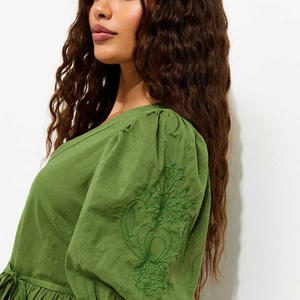 Vestido Elegante Personalizado para Mujer, con Bordado Floral, Corte en A, Casual, de Algodón, Cuello en V, Mangas Abullonadas, Tipo Camisero, con Cinturón - Product Image 4