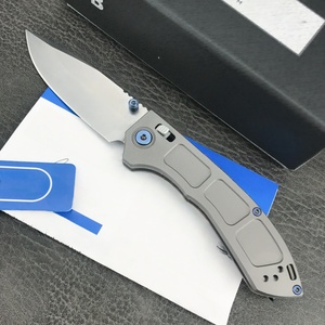 Cuchillo plegable pequeño BM748 con mango de cuero para uso diario (EDC) - Product Image 1