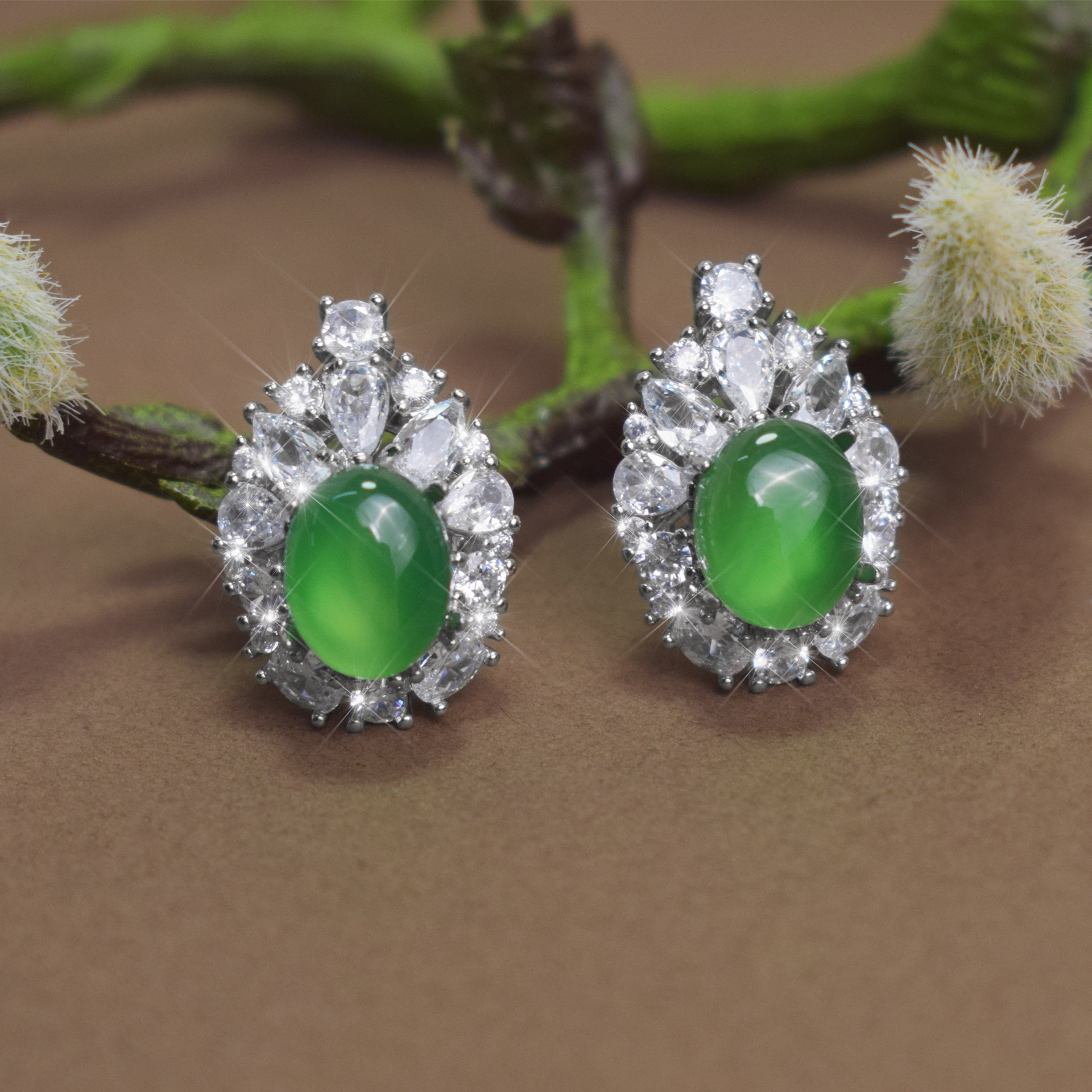Seiko princess zirconium flash natural chalcedony egg face earrings