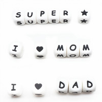 Perle de lettre blanche de 12mm de haute qualité, Alphabet anglais, perles à mâcher en Silicone, jouets de dentition pour bébé, pendentif bricolage