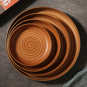 طبق سيراميك دائري بني عتيق من WEIYE بتصميم دائري مصنوع يدويًا من البورسلين لتقديم الطعام - Product Image 1