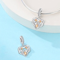 Vente en gros de bijoux tendance pour femmes amour soleil arc-en-ciel eau feu énergie pendentifs à breloques cuivre plaqué argent accessoires de bracelet