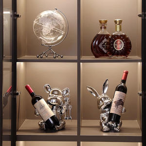 Orso di violenza in metallo rosso moderno in acciaio inossidabile portabottiglie in acciaio inox ornamenti decorazione per la casa - Product Image 4