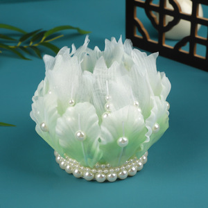 Nouvelle conception originale, accessoire pour cheveux Hanfu fait main avec un motif floral vert dégradé et un motif de fleur de lotus. - Product Image 4