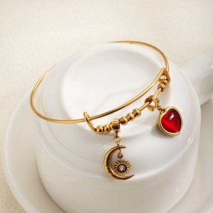 Tùy Chỉnh Có Thể Điều Chỉnh Vàng <span class=keywords><strong>Bangle</strong></span> Vòng Đeo Tay Với Hoán Đổi Cho Nhau Mặt Trăng Mặt Trời Trái Tim Charms Cá Nhân Thép Không Gỉ Trang Sức Cho Phụ Nữ - Product Image 3