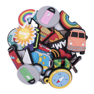 <span class=keywords><strong>Camping</strong></span> en plein air voyage série chaussures fleur trou chaussures boucle décorative bricolage souple pvc chaussure boucle accessoires - Product Image 3