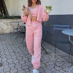 สินค้ามาใหม่ OOTD เสื้อฮู้ดดี้คุณภาพสูงแบบ OEM สกรีนโลโก้ได้ ชุดเซ็ตฮู้ดดี้ครอปไหล่ตก กางเกงจ็อกเกอร์เอวสูง ชุดสามชิ้นสำหรับผู้หญิง - Product Image 2