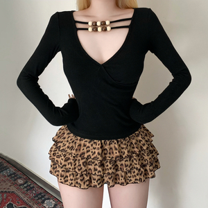 Camiseta de Manga Larga Estilo Gótico Oscuro para Mujer, Sexy, Cuello en V, Detalle de Cadena con Cuentas, Top de Punto, Ropa Casual para Salir de Fiesta - Product Image 4