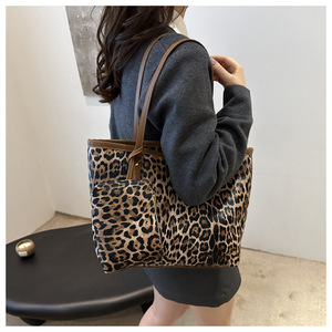 Nouvel Arrivage 2025 – Ensemble 2 Pièces : Sacs à Bandoulière Tendance pour <span class=keywords><strong>Femme</strong></span>, Imprimé Léopard, Grande Capacité avec Pochette - Product Image 5