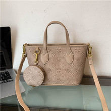 Bolsos de Mano Vintage de PU con Estampado Completo en Color Marrón para <span class=keywords><strong>Mujer</strong></span>, Bolsos de Hombro Cruzados de Lujo a Precios Bajos al por Mayor - Product Image 4