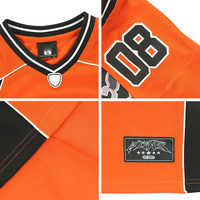 Camiseta de Fútbol Americano Retro Personalizada con Cuello en V, Diseño de Parches a Rayas, Estilo Urbano, Corte Holgado