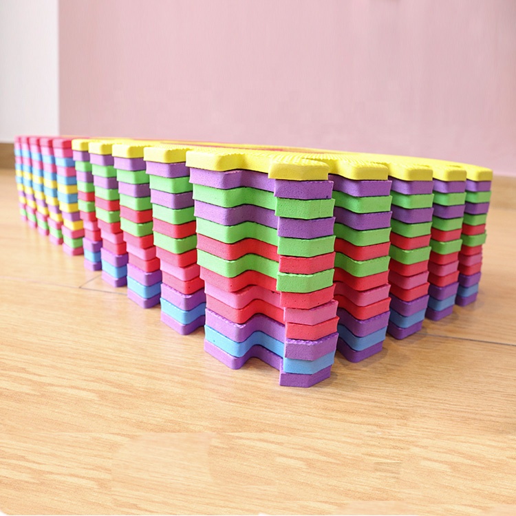 Новый дизайн, напольный коврик с алфавитом, 26 шт., соединяющиеся и съемные толстые плитки из пеноматериала ABC для новорожденных