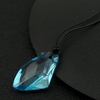 Klassische TV-Serie H2O Halskette Mode Harz-Mondstein-Anhänger Nur Wasser hinzufügen Blauer Stein Mako Meerjungfrauen-Schmuck Filmgeschenk