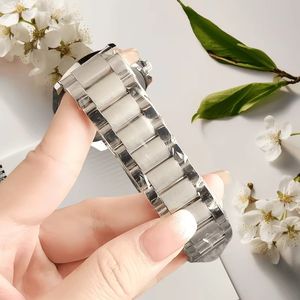 Montre analogique unisexe avec bracelet en cuir de vachette effet crocodile, mouvement Seiko, cadran argenté avec logo rouge, vert et blanc, design tendance et décontracté, dernière collection - Product Image 5