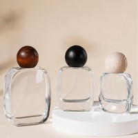 Botol Parfum Kaca Persegi Kosong 30ml 50ml 100ml Isi Ulang Semprot dengan Tutup Bola Kayu