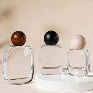 Botella de Perfume Cuadrada de Vidrio Vacía de 30ml 50ml 100ml, Recargable con Atomizador y Tapa de Bola de Madera - Product Image 5