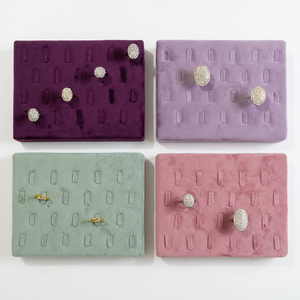 แท่นโชว์แหวนเครื่องประดับสุดหรู 22 ช่อง พร้อมที่วางแหวนกำมะหยี่เนื้อนุ่ม ชั้นวางโชว์เครื่องประดับระดับไฮเอนด์สำหรับร้านค้า - Product Image 6