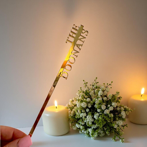 Agitatore per Bevande Personalizzato Mr & Mrs in Acrilico, Asta Nera Intrecciata con Nomi Personalizzati per Matrimoni, Fidanzamenti, Anniversari, Feste - Product Image 5