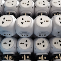 Adaptateur mural Cube avec prises universelles USB et type C Prise UK