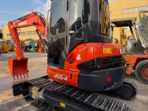 Excavadora Hidráulica Kubota U55-4 Usada en Buenas Condiciones, Equipo Compacto de 5.5 Toneladas para Proyectos de Excavación en Calles Estrechas - Product Image 1
