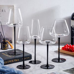 Verre à vin rouge de luxe classique et contemporain à long pied de 500 ml, sans plomb, avec bord fin, idéal pour les mariages et les événements - Product Image 2