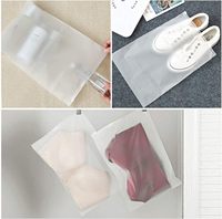 Sacs d'emballage pour vêtements en plastique mat givré avec fermeture éclair coulissante, logo personnalisé, sacs à fermeture éclair pour t-shirts, sacs à fermeture éclair pour vêtements