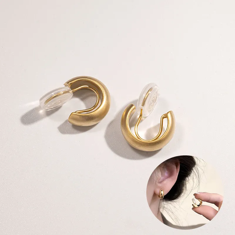 Fashion clip-on earrings Non Piercing Ear Clip on hoop earrings Gold coils Chunky Ear Cuff Earrings of girls women