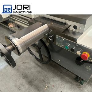 Hochwertige Schwerlast-Drehmaschine CW61125M Manuelle Großformat-Horizontaldrehmaschine Drehzentrum mit Hoher Präzision - Product Image 4