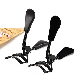 Recourbe-cils manuel avec poignée en plastique, outil de recourbement naturel à grand angle pour usage général - Product Image 1