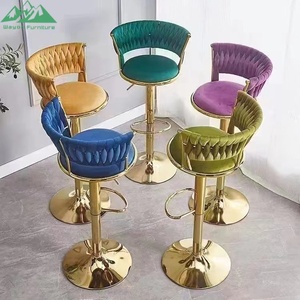 Silla de <span class=keywords><strong>Bar</strong></span> Muebles de mostrador Metal Terciopelo Giratorio Cuero Alto Oro Moderno Lujo Taburete de cocina Sillas de <span class=keywords><strong>bar</strong></span> para mesa de <span class=keywords><strong>bar</strong></span> - Product Image 1