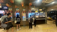 Kiosco de Pago Autoservicio de 21.5 Pulgadas, Panel PC Todo en Uno con Impresora, Lector de Códigos QR, NFC, RFID, Android, con Reconocimiento Facial y Soporte de Pie