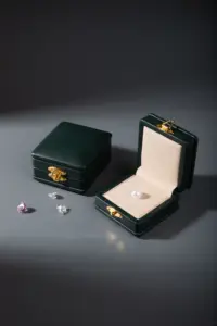 Guangli Leather Jewelry Stone Gem Display Pu Leather Green Packaging Genuine Real Leather Jewelry Gem Diamond Box