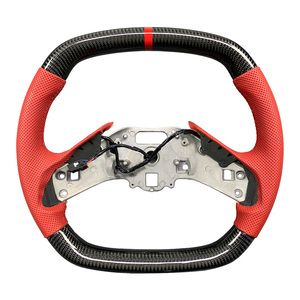 Volante de Fibra de Carbono Real Personalizado para C8 con Cuero Perforado Rojo - Product Image 1