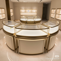 Vitrine de présentation de bijoux incurvée de luxe sur mesure avec éclairage LED, conception gratuite pour toute la boutique de bijoux