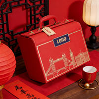 Boîte cadeau en cuir avec logo personnalisé et design paysage urbain pour la collaboration de marque et l'emballage culturel
