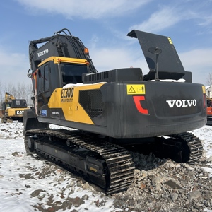 Excavatrice sur chenilles hydraulique Volvo EC300 d'occasion de haute qualité, 30 tonnes, EC300D EC290 EC250 EC240, équipement de machinerie lourde d'occasion - Product Image 1