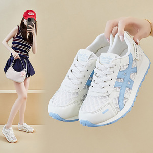 Baskets respirantes pour femmes, blanches et bleues, en maille, à semelle épaisse, talon moyen, chaussures de marche décontractées, style sport, mode été XF822 - Product Image 1