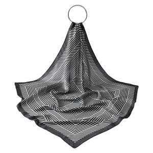 2025ผ้าพันรอบคอสี่เหลี่ยมเล็กกระเป๋าลายทางสีดำและขาวใหม่ฤดูร้อน - Product Image 5