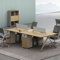 Ensemble de bureau de direction moderne et durable en bois de luxe, design à panneaux, structure métallique, postes de travail ergonomiques modulaires pour usage commercial