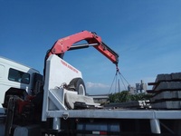 Grue articulée Palfinger neuve de 13 tonnes SPK38502C montée sur camion avec stabilisateurs arrière et télécommande