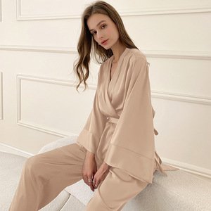 Conjunto de Robes Personalizados ODM para Damas de Honra em Cetim Luxuoso, Pijamas de Verão, Presente para o Dia do Casamento - Product Image 2