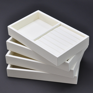 Bandeja de Joyería de Terciopelo Rectangular Multifuncional de Alta Calidad para Exhibición y Almacenamiento de Anillos, Aretes y Collares - Product Image 3
