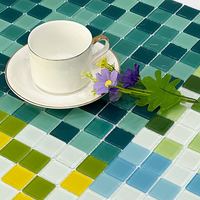 Échantillon gratuit 327x327mm 3,5mm d'épaisseur Mosaïque en verre cristal brillant Style parquet Design moderne classique Murs et sols intérieurs