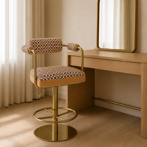 Chaise <span class=keywords><strong>de</strong></span> bar pivotante contemporaine en tissu camel, assise épaisse, dossier rembourré, base à disque avec pieds dorés, repose-pieds, <span class=keywords><strong>cave</strong></span> à vin - Product Image 2