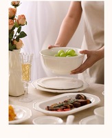 Assiette à soupe ronde en porcelaine blanche de luxe, de haute qualité, au design minimaliste moderne, résistante au micro-ondes, pour restaurant