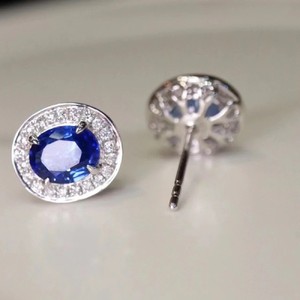 Pendientes de Oro Blanco de 18K con Zafiro Azul Real Natural de Xinfly, Corte Ovalado de 2ct con Halo de Diamantes - Product Image 1