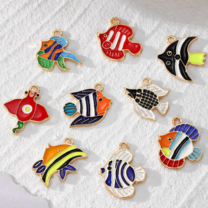 Ciondolo Fai-da-Te in Lega Smaltata a Forma di Pesce Tropicale, Graziosi Charm di Animali Marini - Product Image 1