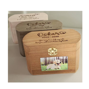 Urne funéraire en cèdre pour cendres de chiens - Product Image 1