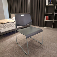 Chaise de conférence ergonomique moderne empilable pour l'école, la maison, le bureau, l'hôtel, le salon - Sortie d'usine en gros de Foshan